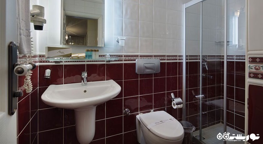 حمام و سرویس بهداشتی اتاق ها